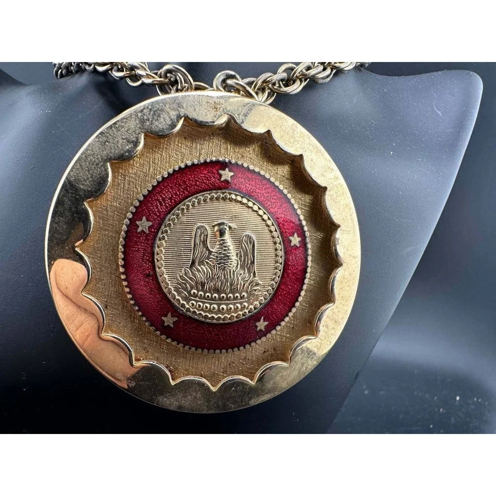 Vintage Gold Tone Eagle Medallion Red Enamel‎ Star Pendant Necklace 051 (139)